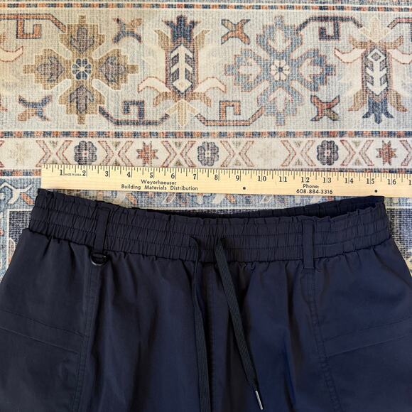 Halara Water Repellent High Waisted Belted Hiking Cargo Shorts Black Size Large - Picture 4 of 8